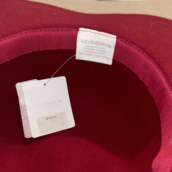 NWT Liz Claiborne Red to Black Felt Like Hat - Picture 3 of 4